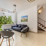 Hard To By - Modern & Huge House In *
